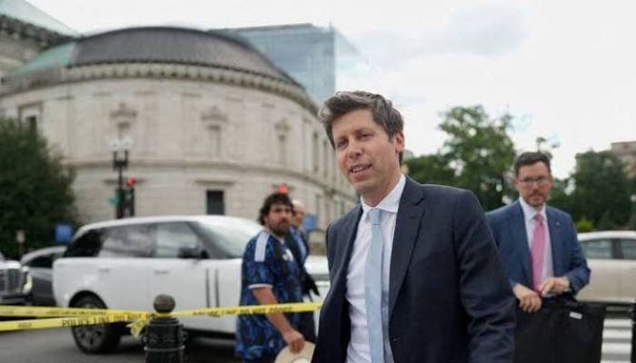Trump issues stern warning as battle over AI industry regulation intensifies