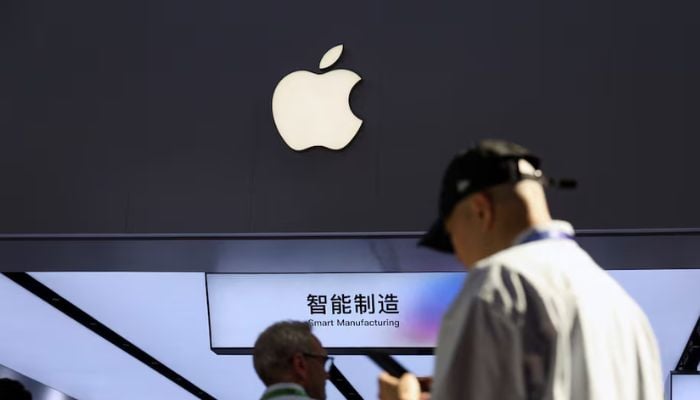 US commerce chief tells Apple to steer clear of Chinese memory chips
