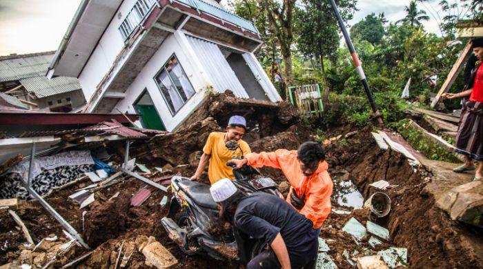 Indonesia earthquake death toll rises to 51 as thousands evacuate after magnitude-7.7 tremor