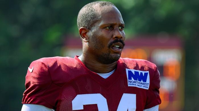 Von Miller joins Dallas Cowboys on one-year contract