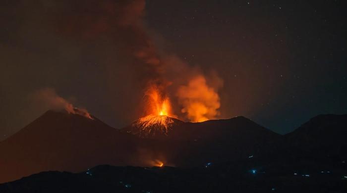 US tourist killed by lightning on Mount Etna in area closed to hikers