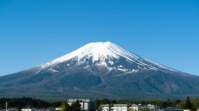 Mount Fuji worker finds 7-year-old alone after father abandons him to reach summit 