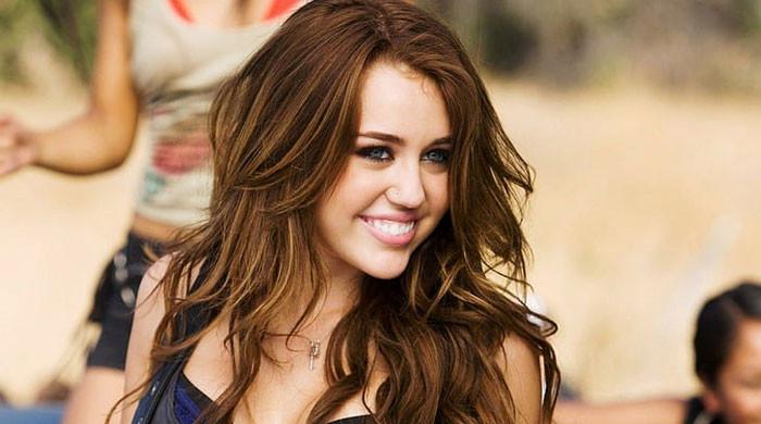 Ex-Disney singer accuses Miley Cyrus of mean-girl behaviour