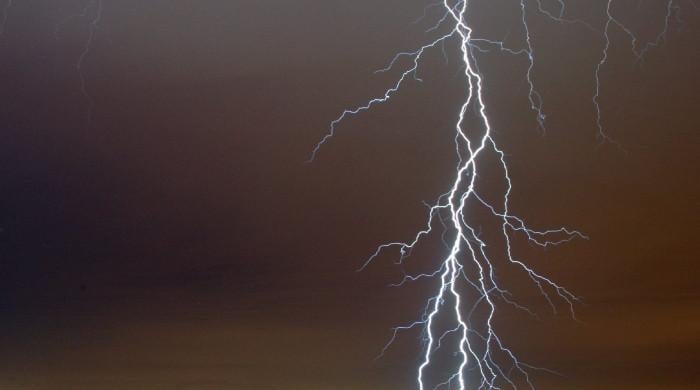 Vancouver thunderstorms disrupt YVR flights with delays and cancellations