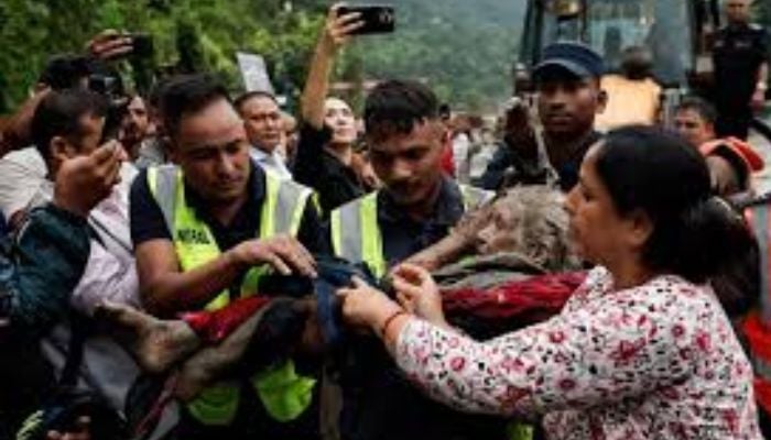 Nepal: Death toll rises as 65 Americans among hundreds still missing