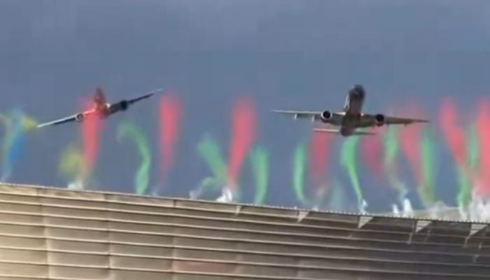 Airlink jets stun fans with dramatic flyover at DHL stadium before Springboks-All Blacks Test: watch