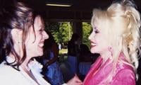Dolly Parton's sister pens moving words after burial
