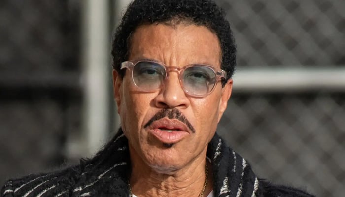Lionel Richie lands in ICU after St. Louis concert