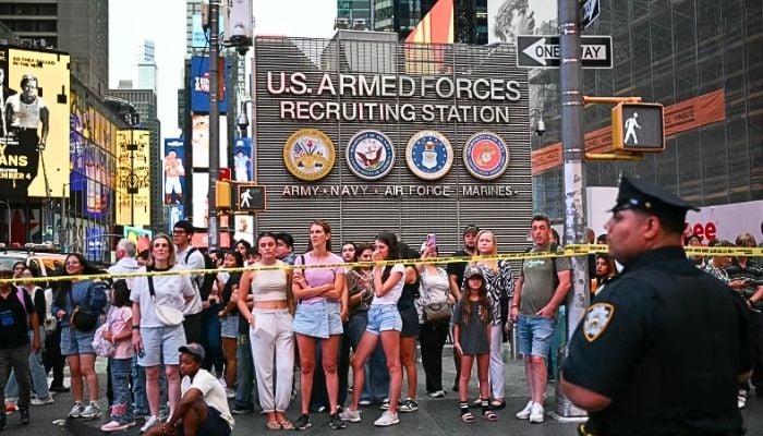 Two dead, including suspect, after random stabbing attack in New Yorks Times Square
