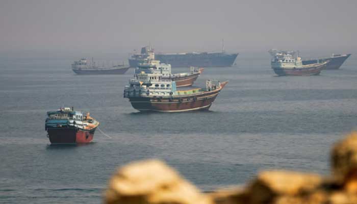 US launches new barrage of strikes on Iran
