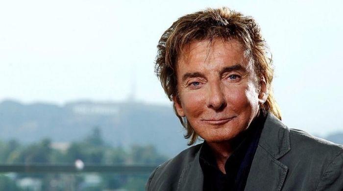 Barry Manilow leaves his inner circle 'little nervous' amid ongoing cancer battle