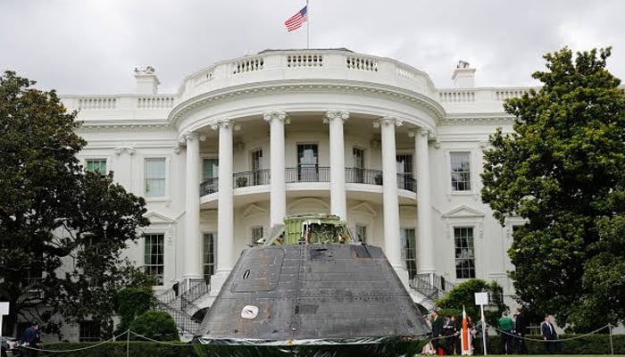 Did American president secretly meet with non-human beings in 1954?