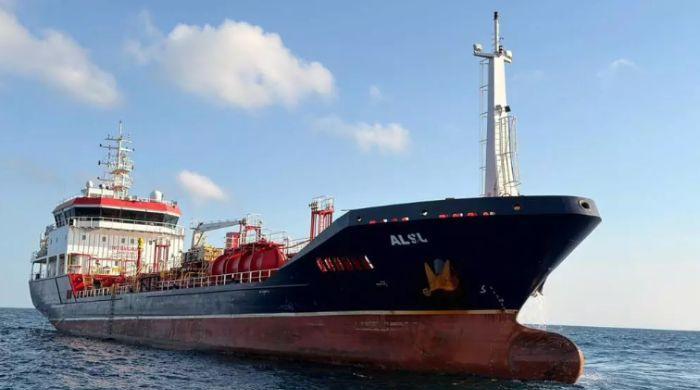 Cargo ship sinks off Istanbul following collision, leaving 10 crew members missing