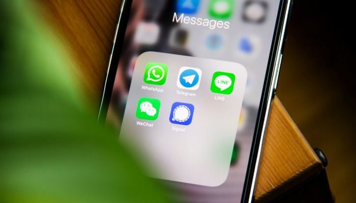 WhatsApp beta to let you add up to 5 AI agents to chats