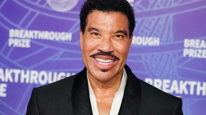 Lionel Richie back home after ICU scare