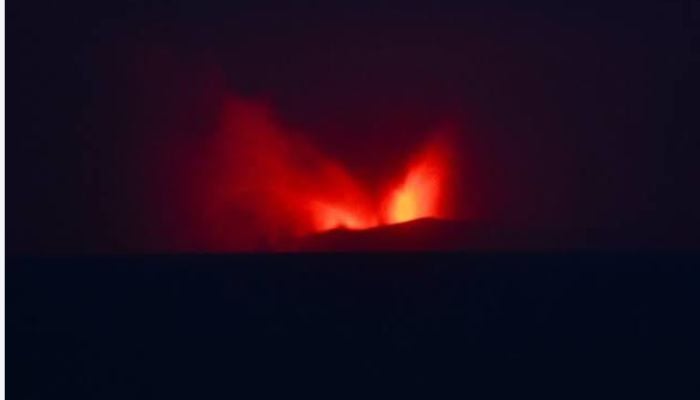 Indonesias Mount Anak Krakatau eruption grounds Jakarta flights, closes schools
