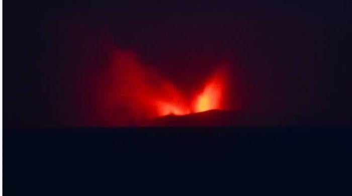  Indonesia's Mount Anak Krakatau eruption grounds Jakarta flights, closes schools