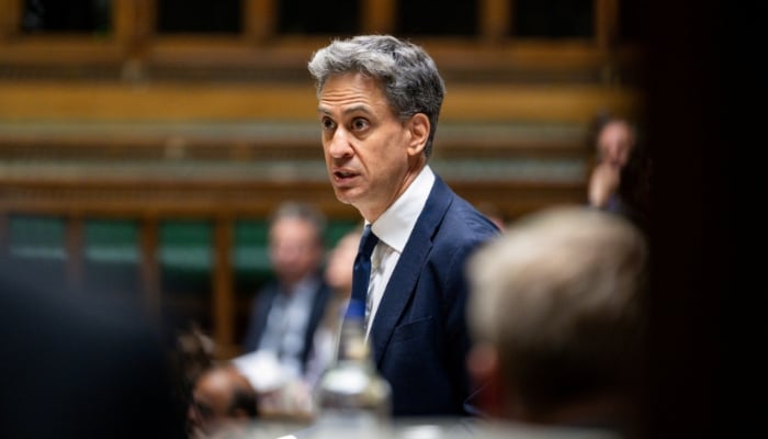 UK declares Israeli occupation of West Bank unlawful and targets settlements with sanctions