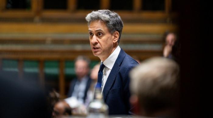 UK declares Israeli occupation of West Bank unlawful and targets settlements with sanctions