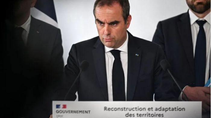 France to reduce corporate tax surcharge, ease employee buyouts in 2027 budget  