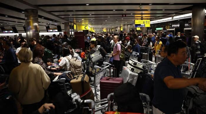 Nearly 2,000 UK flights cancelled after major air traffic control outage