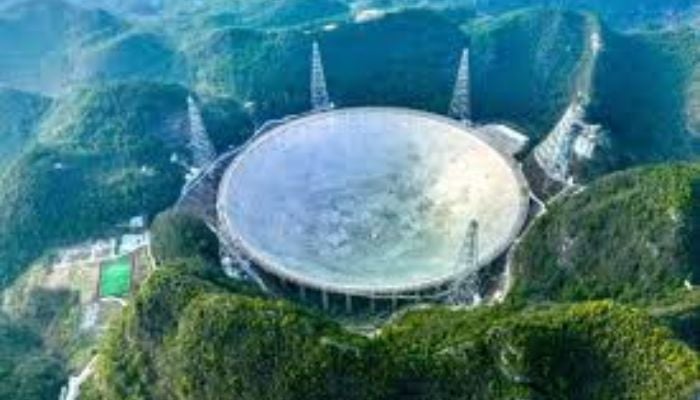 How Chinas FAST telescope is mapping the cosmic gas behind star birth