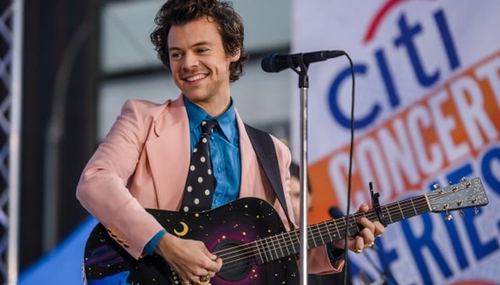 Harry Styles clarifies message that previously shocked fans