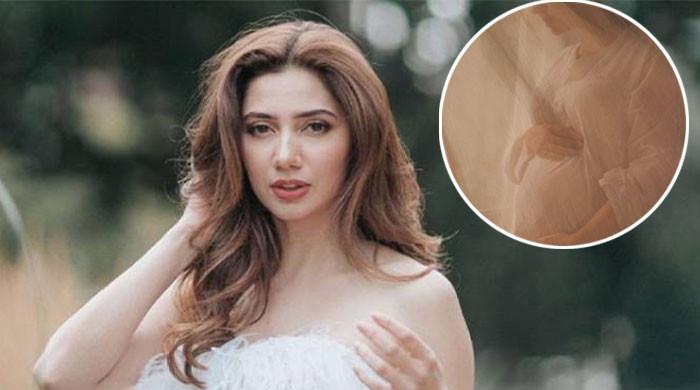 Mahira Khan gets flooded with love after surprise pregnancy news