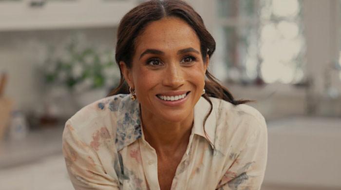 How Meghan Markle maintains healthy diet despite snacking? 