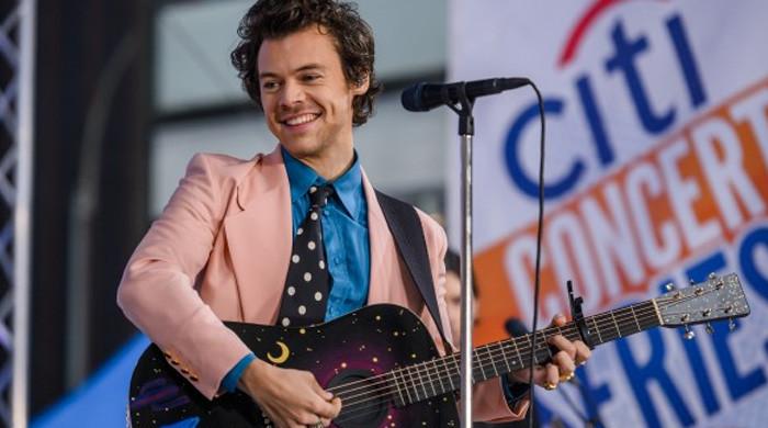 Harry Styles clarifies message that previously shocked fans
