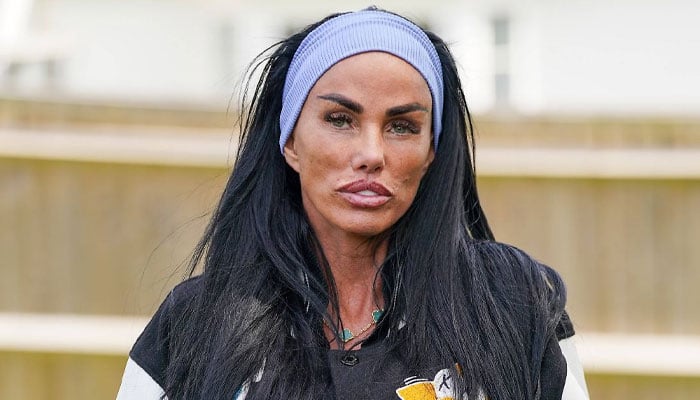 Katie Price breaks down as she begs mom to stay