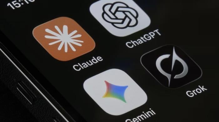 AI stocks plunge worldwide as industry leaders call for development slowdown