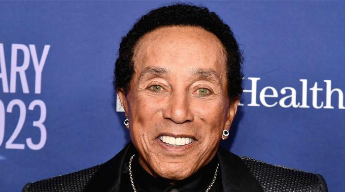 Smokey Robinson makes yet another switch for sexual assault lawsuit