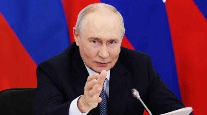 Duma elections: Putin casts online vote in Russia 