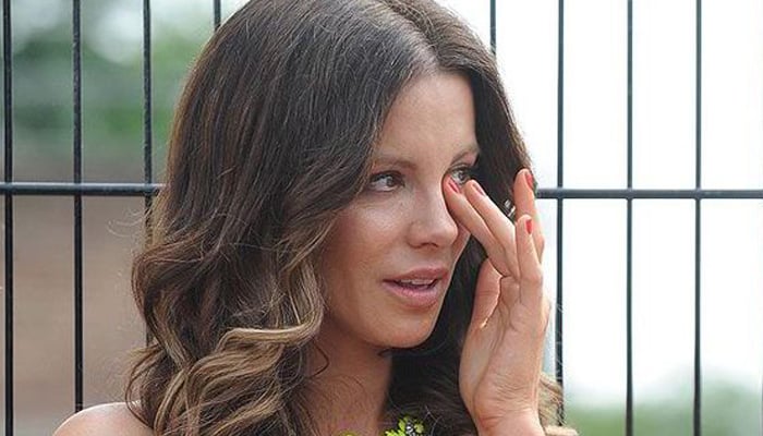 Kate Beckinsale shares cryptic posts after wiping social media