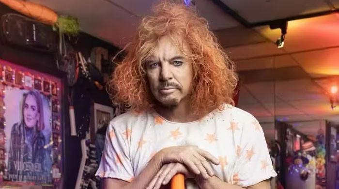 Why Carrot Top attempted suicide? 