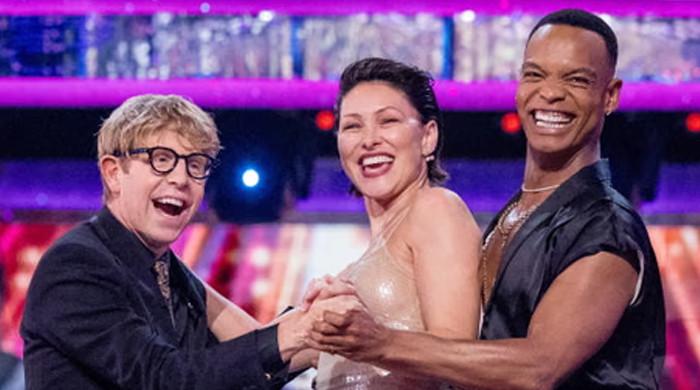 ‘Strictly Come Dancing’ host caught ‘panicking’ as expert critiques debut