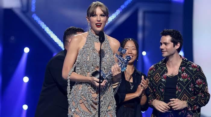 Will Taylor Swift attend 2026 MTV VMAs to receive new Artist Director award?