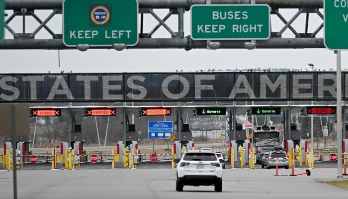 Canadians warned to prepare for cellphone searches when entering the US
