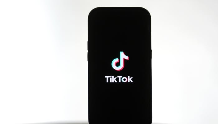 TikTok will introduce a two-hour daily limit for teenagers, restrict access between midnight and 6:00 AM