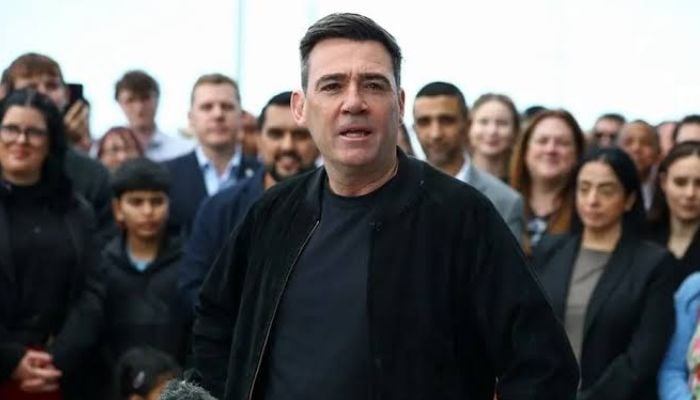 Andy Burnham refuses to back Heathrow’s third runway