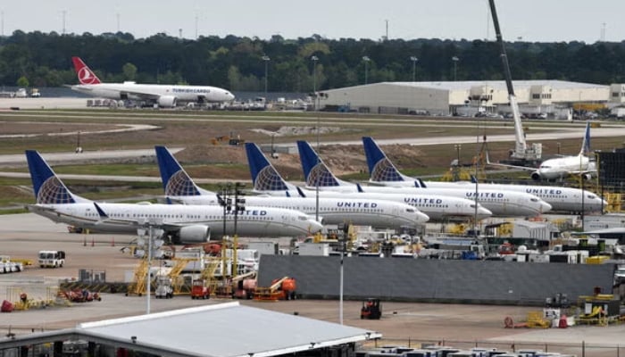 United Airlines plane forced back to Houston after windshield shatters mid-flight
