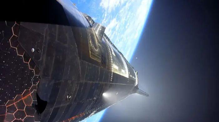 SpaceX Starship Flight 14 reaches orbit after successful insertion burn 