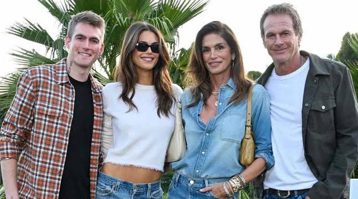 Cindy Crawford, Rande Gerber 'struggle' to plan Presley's memorial: Report