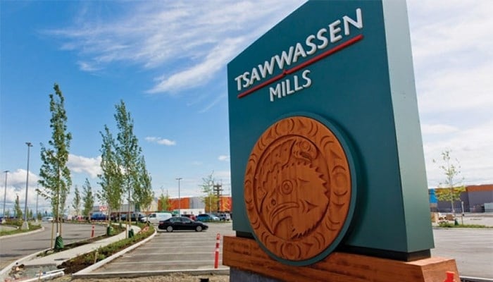 2 killed, 2 injured after pedestrians struck at Tsawwassen Mills