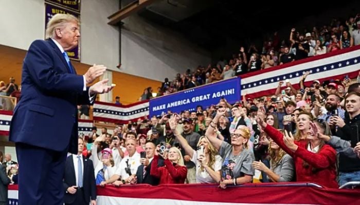 Trump defiant on Midterms during Ohio rally as republicans fight to hold congress: report