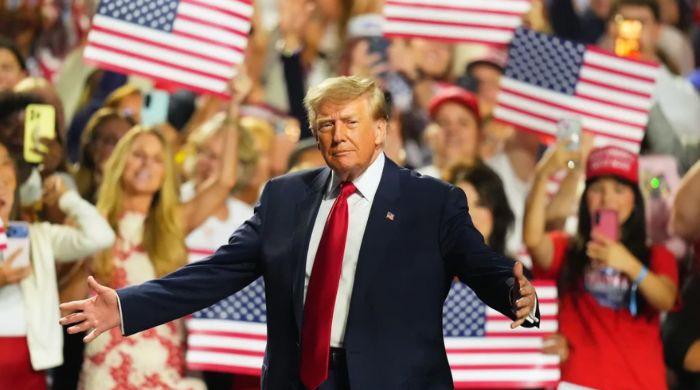 Trump defiant on Midterms during Ohio rally as republicans fight to hold congress: report