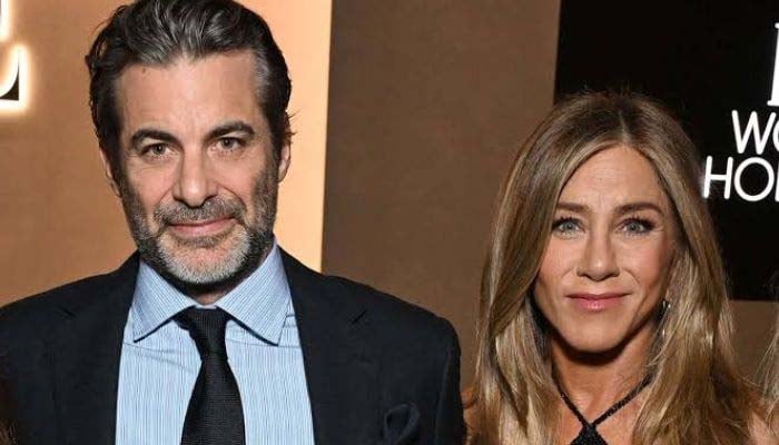 Jennifer Aniston hesitates to walk ‘down the aisle’ with Jim Curtis
