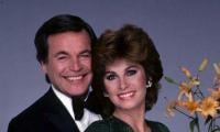 Stefanie Powers 'loves' Robert Wagner?