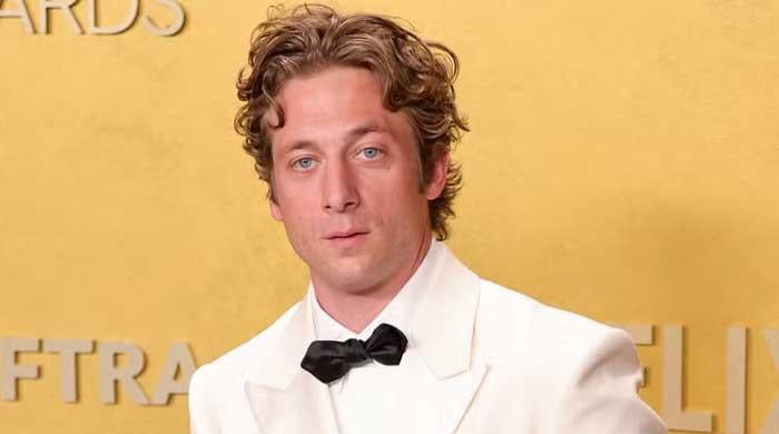  Jeremy Allen White explains why he prefers to stay away from social media